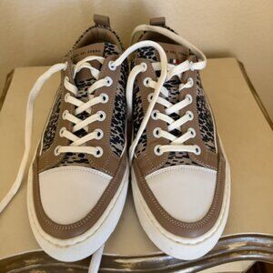 Duca Del Cosma Women's Garda Taupe golf shoes